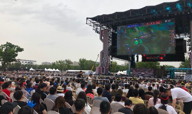 滑上升为国 滑上升为国