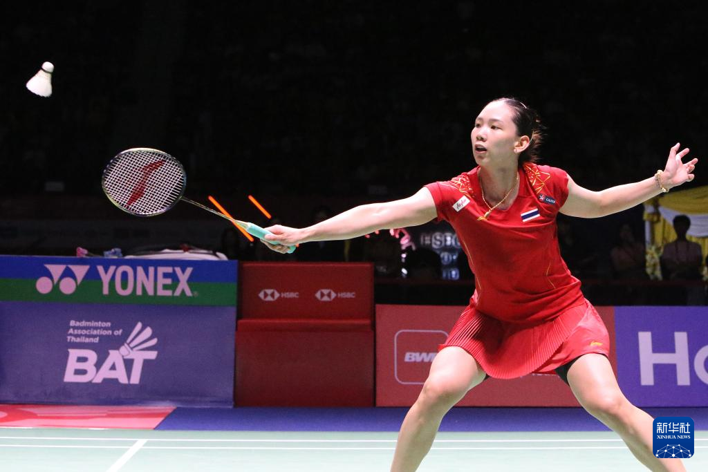 通过坚韧不 通过坚韧不