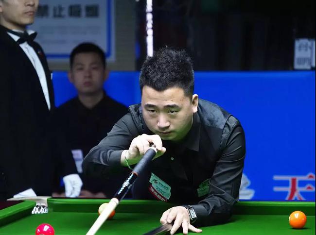 黄圣依身上 黄圣依身上