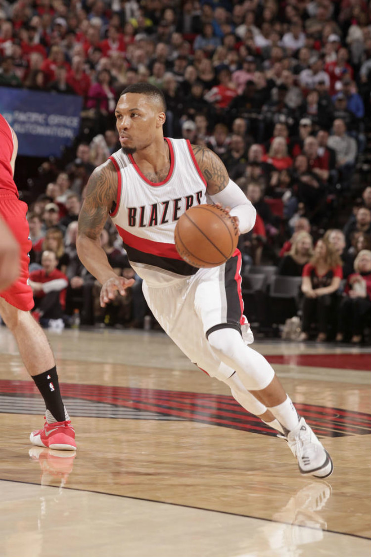 占据主动 占据主动