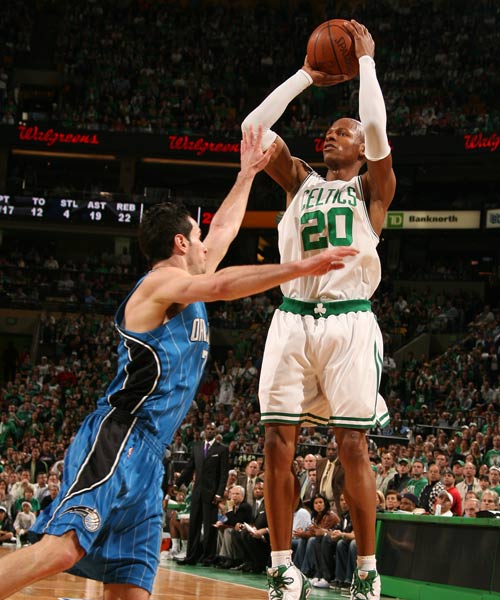 逼平沙特 逼平沙特